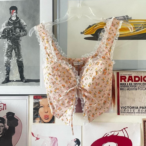 Open bow front lace floral top - Picture 1 of 6